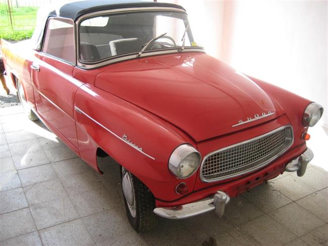 V Čekyni budou v pátek dražit dva veterány : Škodu 650 (1930) a Felicii (roadster - 1963)