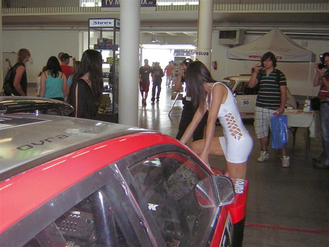 Jet nkolik dn mete soutit o vstupenky na Autosalon 2011 v Brn
