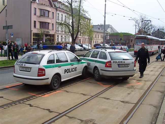 Policisté bourali v Olomouci, foto neznámého autora
