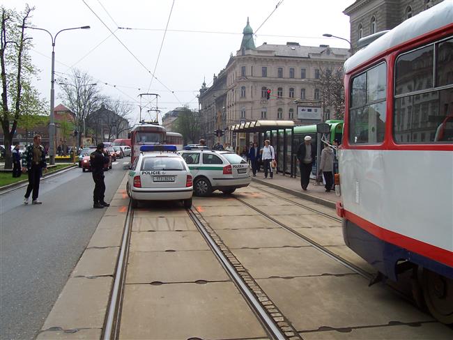 Policisté bourali v Olomouci, foto neznámého autora
