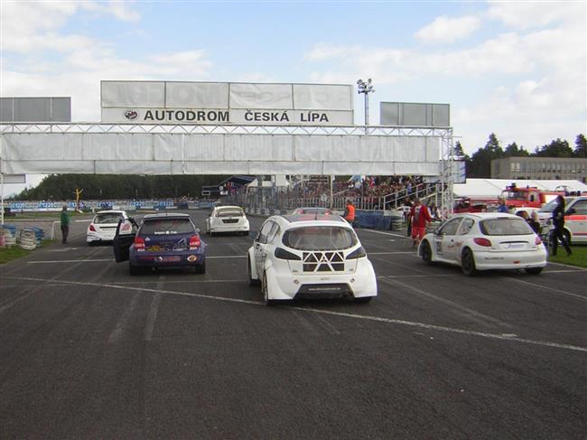 ME v rallyecrossu v Sosnové 2010, atmosféra miniobjektivem Pavla Jelínka