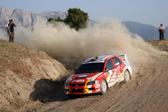 Irsko 2009 je v cli: Solidn  STBRO  Martina Prokopa na vod ampiontu JWRC 2009