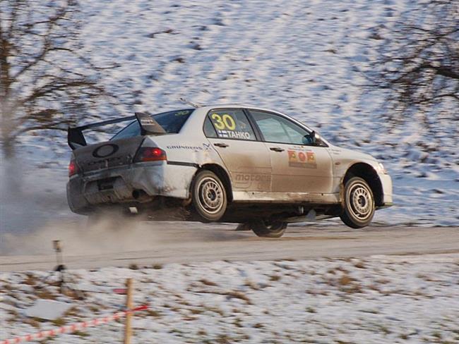 Pavel Valouek pi IQ Janner rallye 2008 zaal vborn a na vod dvakrt vyhrl