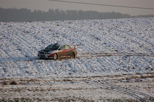 IQ Janner rallye po plce: vede Pavel Valouek ji jen tsn ped Pechem