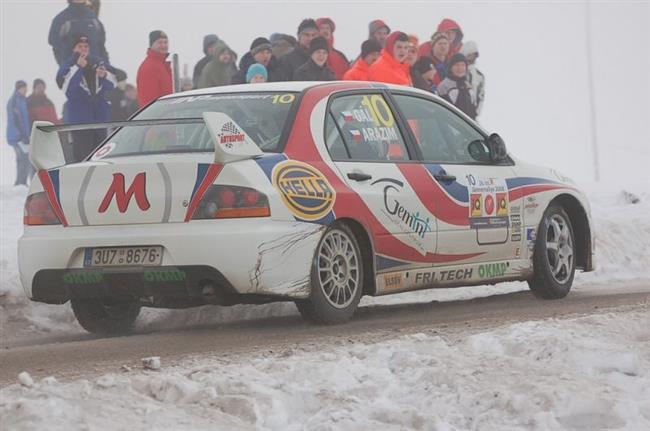 IQ Janner rallye po plce: vede Pavel Valouek ji jen tsn ped Pechem