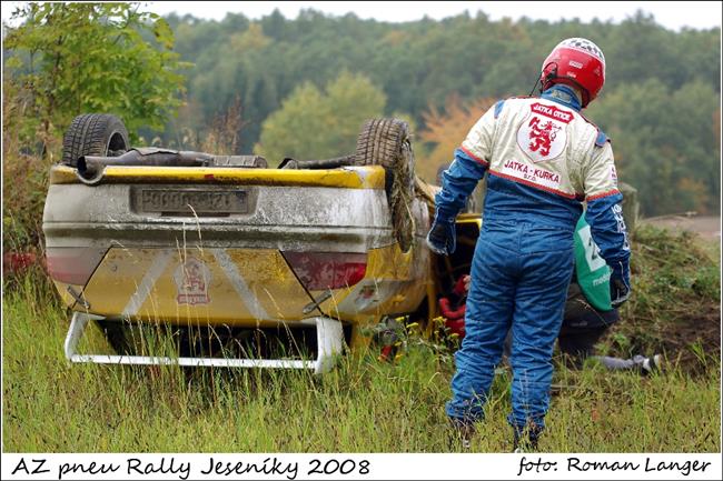 AZ pneu Rallye Jesenky 2008 , kotrmelec Kurky objektivem Romana Langera