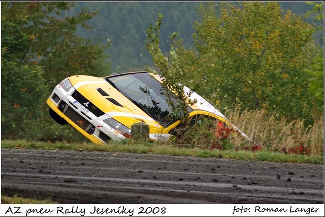 AZ pneu Rallye Jeseníky 2008 , kotrmelec Kurky objektivem Romana Langera
