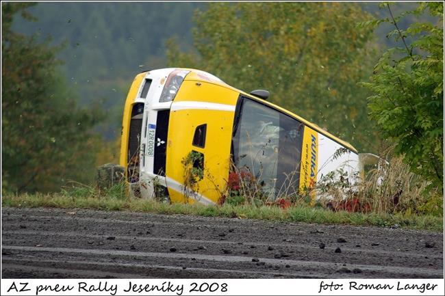 AZ pneu Rallye Jesenky 2008 , kotrmelec Kurky objektivem Romana Langera