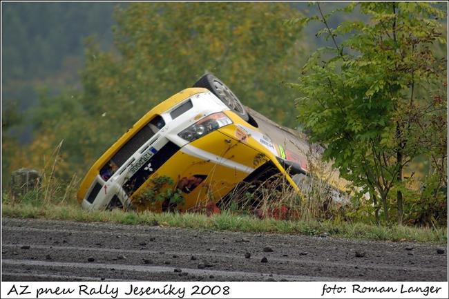 AZ pneu Rallye Jesenky 2008 , kotrmelec Kurky objektivem Romana Langera