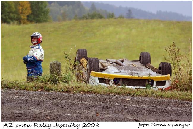 AZ pneu Rallye Jesenky 2008 , kotrmelec Kurky objektivem Romana Langera