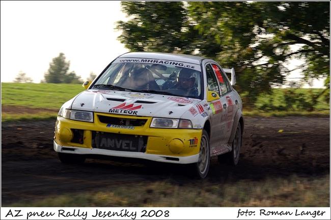 Sobotn Rally Jesenky 2008 vyhrl suvern Roman Odloilk, Pohr Kraml ped Hudcem