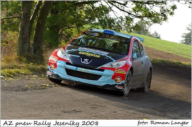 Sobotn Rally Jesenky 2008 vyhrl suvern Roman Odloilk, Pohr Kraml ped Hudcem