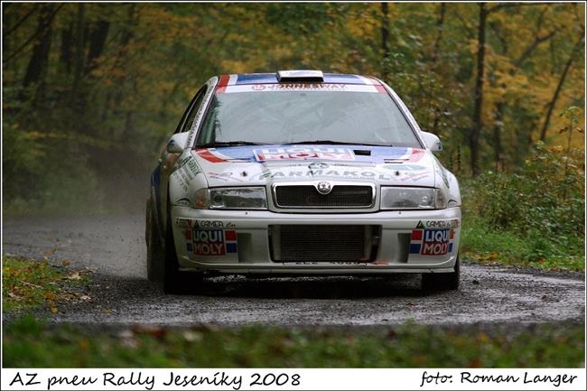 Sobotn Rally Jesenky 2008 vyhrl suvern Roman Odloilk, Pohr Kraml ped Hudcem