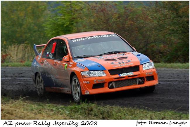 Sobotn Rally Jesenky 2008 vyhrl suvern Roman Odloilk, Pohr Kraml ped Hudcem