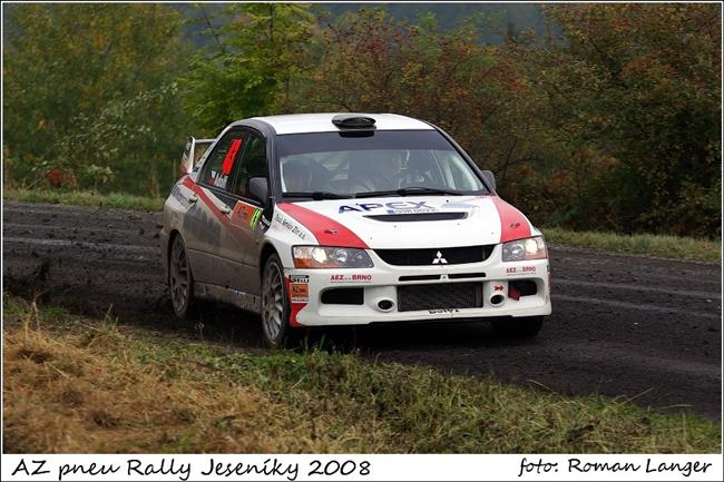 Sobotn Rally Jesenky 2008 vyhrl suvern Roman Odloilk, Pohr Kraml ped Hudcem