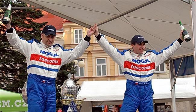 3x zlat Roman Kresta na umav, Valace a Krumlov, foto BPA
