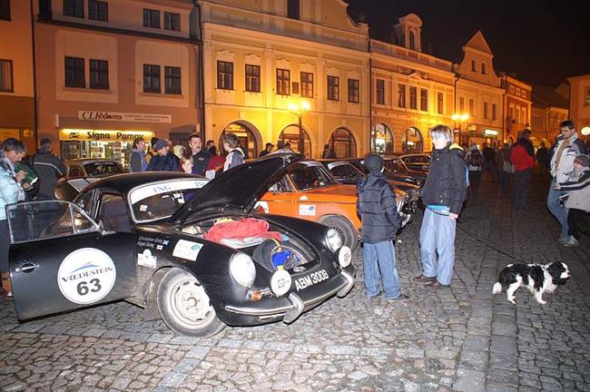 Po roce se na drze Autodromu Most projeli astnci The Winter Trialu 2008