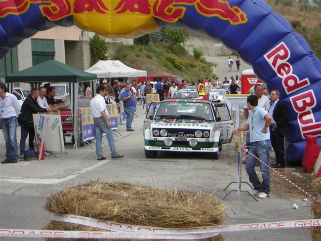 Rallye Legendy 2009 San Marino - atmosfra na specilce miniobjektivem Pavla Jelnka