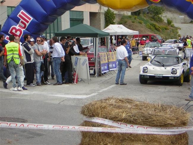 Rallye Legendy 2009 San Marino - atmosfra na specilce miniobjektivem Pavla Jelnka