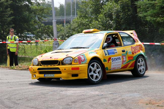 Nejlep teamy si po Krkonoch prodlou svj pobyt na Krlovhradecku dky Rallye show !