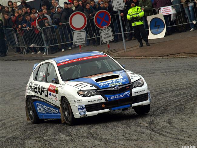 Vcemistr Vclav Pech na zvr sezony v Praze opt s Fabi WRC  a s Topolnkem