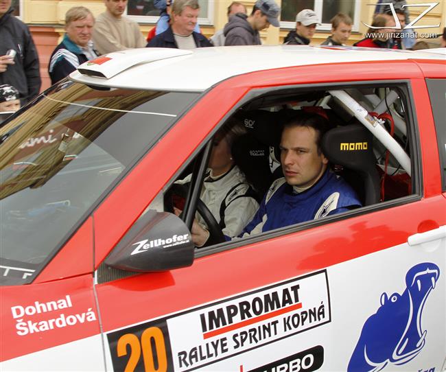 JT Říha group rally team v plné sestavě a se čtyřmi sadami pohárů