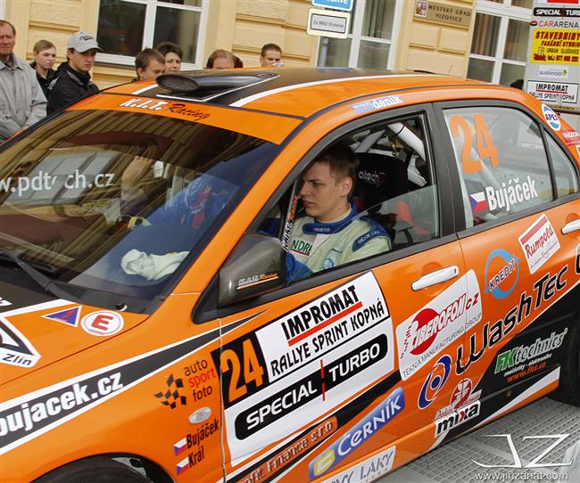 JT Říha group rally team v plné sestavě a se čtyřmi sadami pohárů