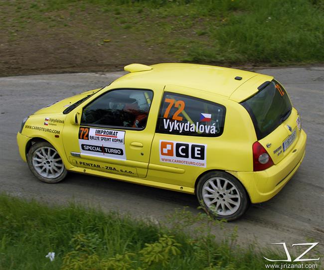 JT Říha group rally team v plné sestavě a se čtyřmi sadami pohárů