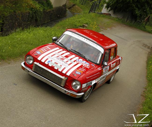 JT Říha group rally team v plné sestavě a se čtyřmi sadami pohárů