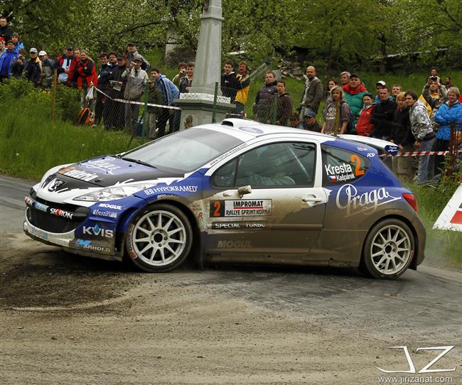 JT Říha group rally team v plné sestavě a se čtyřmi sadami pohárů