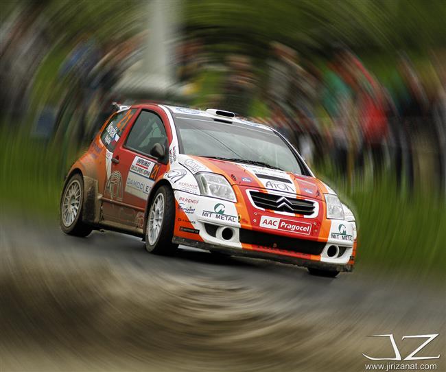 JT Říha group rally team v plné sestavě a se čtyřmi sadami pohárů