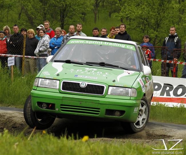 JT Říha group rally team v plné sestavě a se čtyřmi sadami pohárů