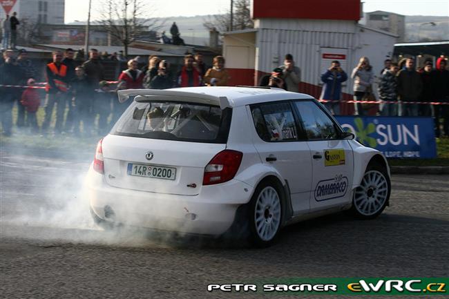 Luba Minařík 2009 - až po veselku, foto týmu