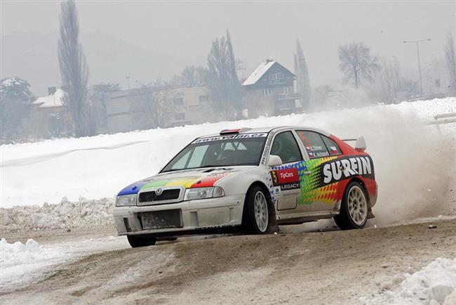 Vclav Pech jun. s navigtorem Mirkem Topolnkem  s Fbi WRC opt zlat v Praze