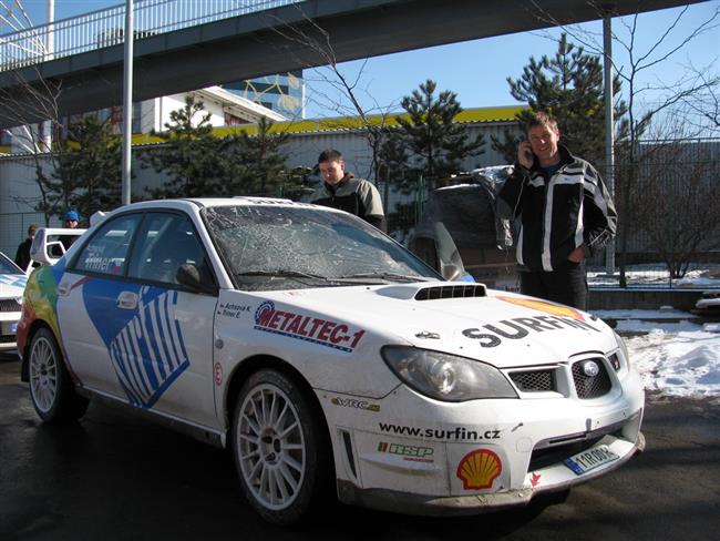 Testování závodních vozů v STK v Praze, foto Karel Kolečko