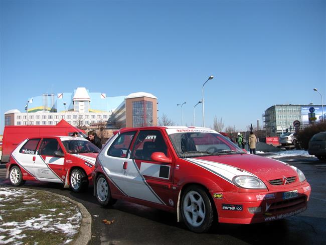 Testování závodních vozů v STK v Praze, foto Karel Kolečko