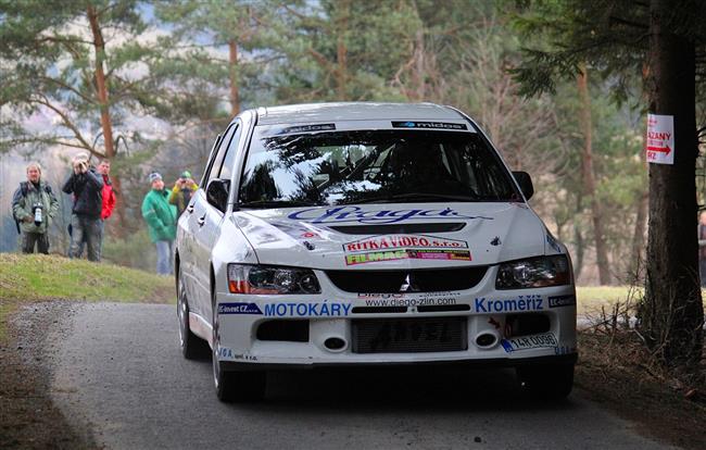 Na Valask rally odstartoval tak zajmav pohr pro jezdce s vozy Clio R3.