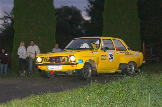 Velk oekvn provzelo start do druh etapy Historic Vltava Rallye