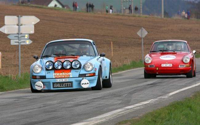 Velk oekvn provzelo start do druh etapy Historic Vltava Rallye