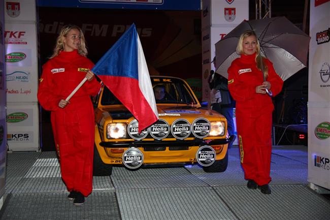 Velk oekvn provzelo start do druh etapy Historic Vltava Rallye