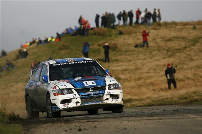 Stbrn v PWRC Martin Semerd s Michalem Ernstem byli v cli Britsk Rally nakonec vyloueni