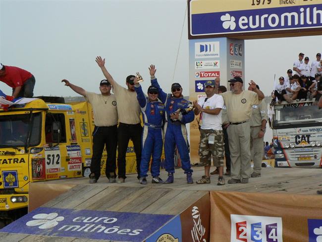 Aleš Loprais v cíli Dakaru 2007