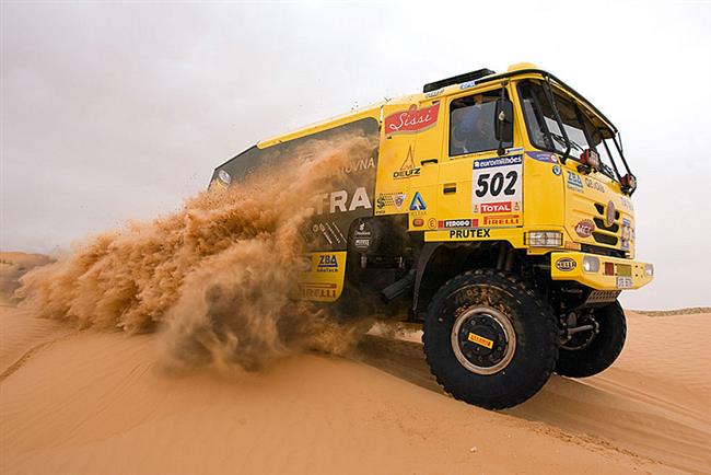 Loprais Tatra Team ped odjezdem na  Dakar 2008. S medovinou ve Frenttu.