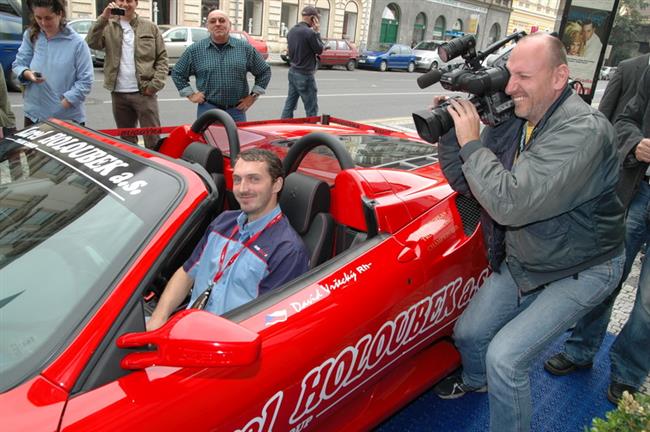 Mistr Evropy David Vreck byl pijat na  roudnick radnici! A pak  vozil starostu ve Ferrari F 430