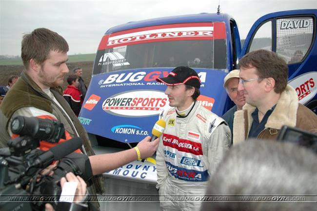 Ztra v poledne oslav na Lausitzringu ''ostrou'' premiru nov zvodn Buggyra 2010