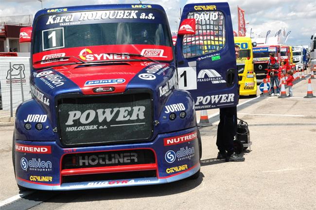 Ani o przdninch nebude chybt v nabdce ten Truck Racing Magazine