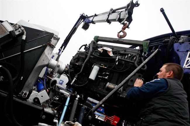 Listopadový  test Buggyry v Mostě (2010) , foto týmu