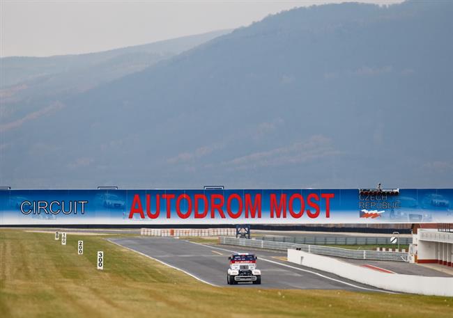 Listopadový  test Buggyry v Mostě (2010) , foto týmu