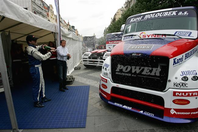 Buggyra 2010 a její  květnový křest na Václaváku, foto týmu