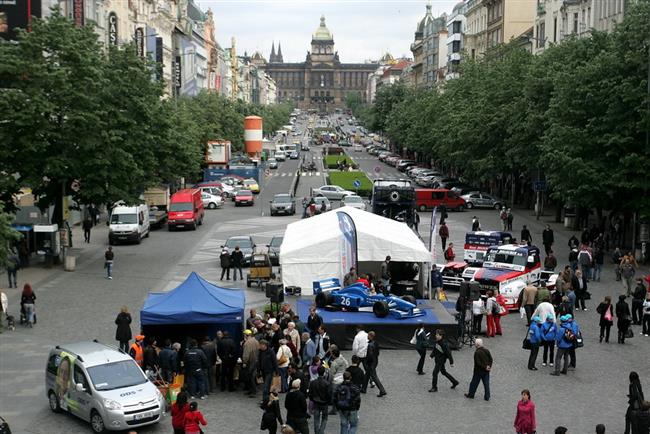 Buggyra 2010 a její  květnový křest na Václaváku, foto týmu
